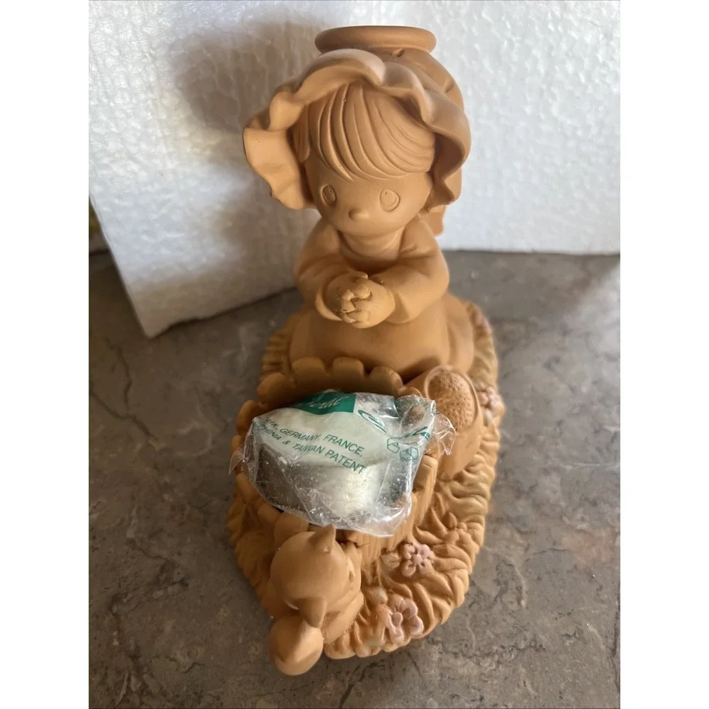 1995 Precious Moments Gardening Kneeling Girl Votive - Picture 2 of 5